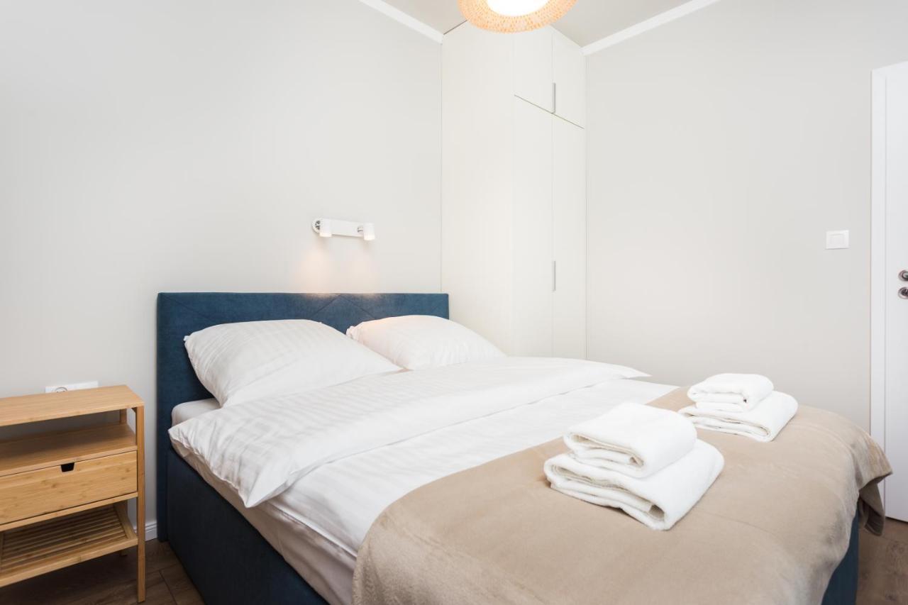 Apartament Of The Kings - Leaf